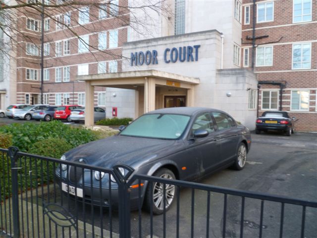 两卧室公寓,Moor Court
