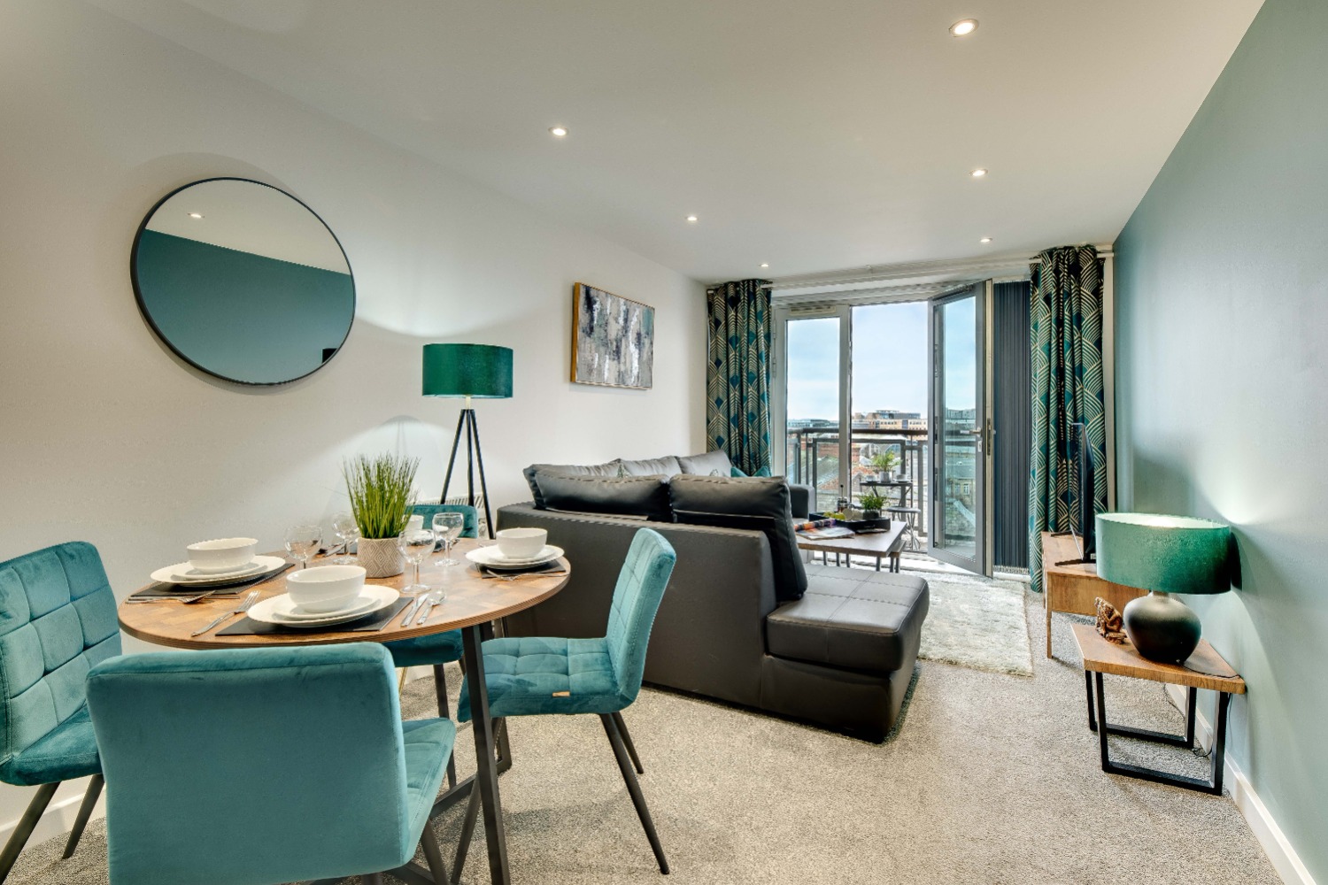Why Choose Week2Week Over Airbnb:  The Ultimate Guest Experience