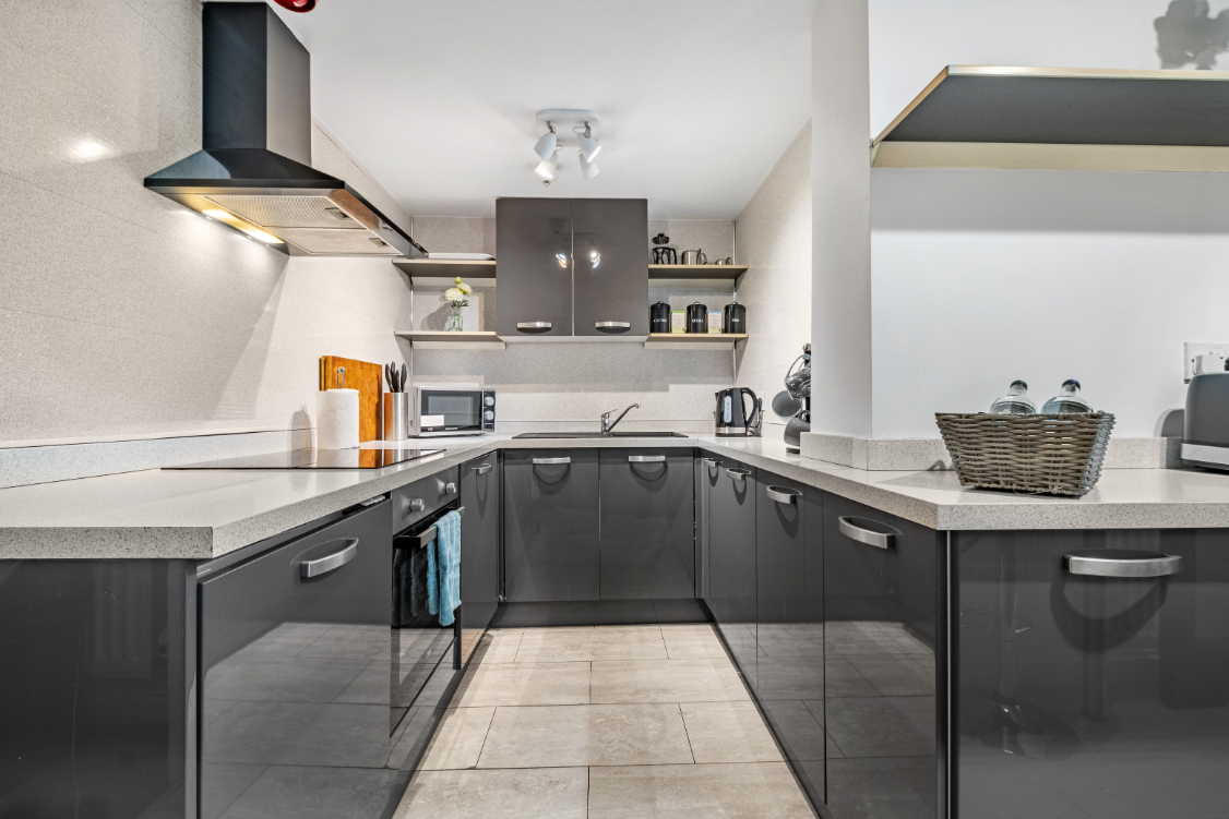 Portland Apartment - fully equipped kitchen with washing machine