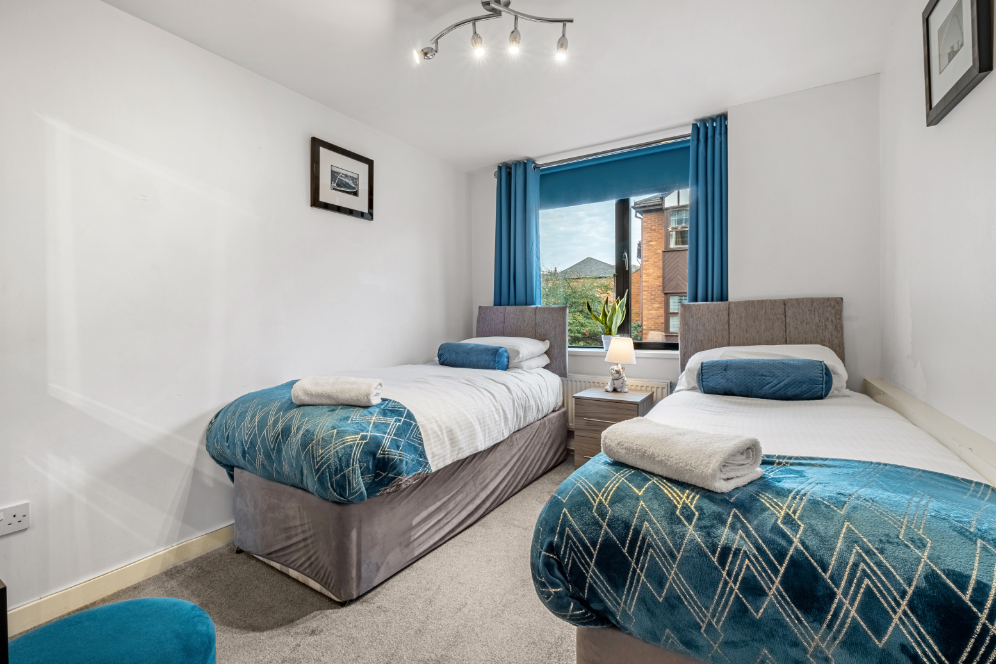 Portland Apartment - second bedroom which can either be set up as a king size bedroom or a twin room