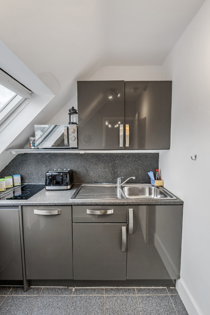 Sandyford Apartment - kitchen area with dishwasher
