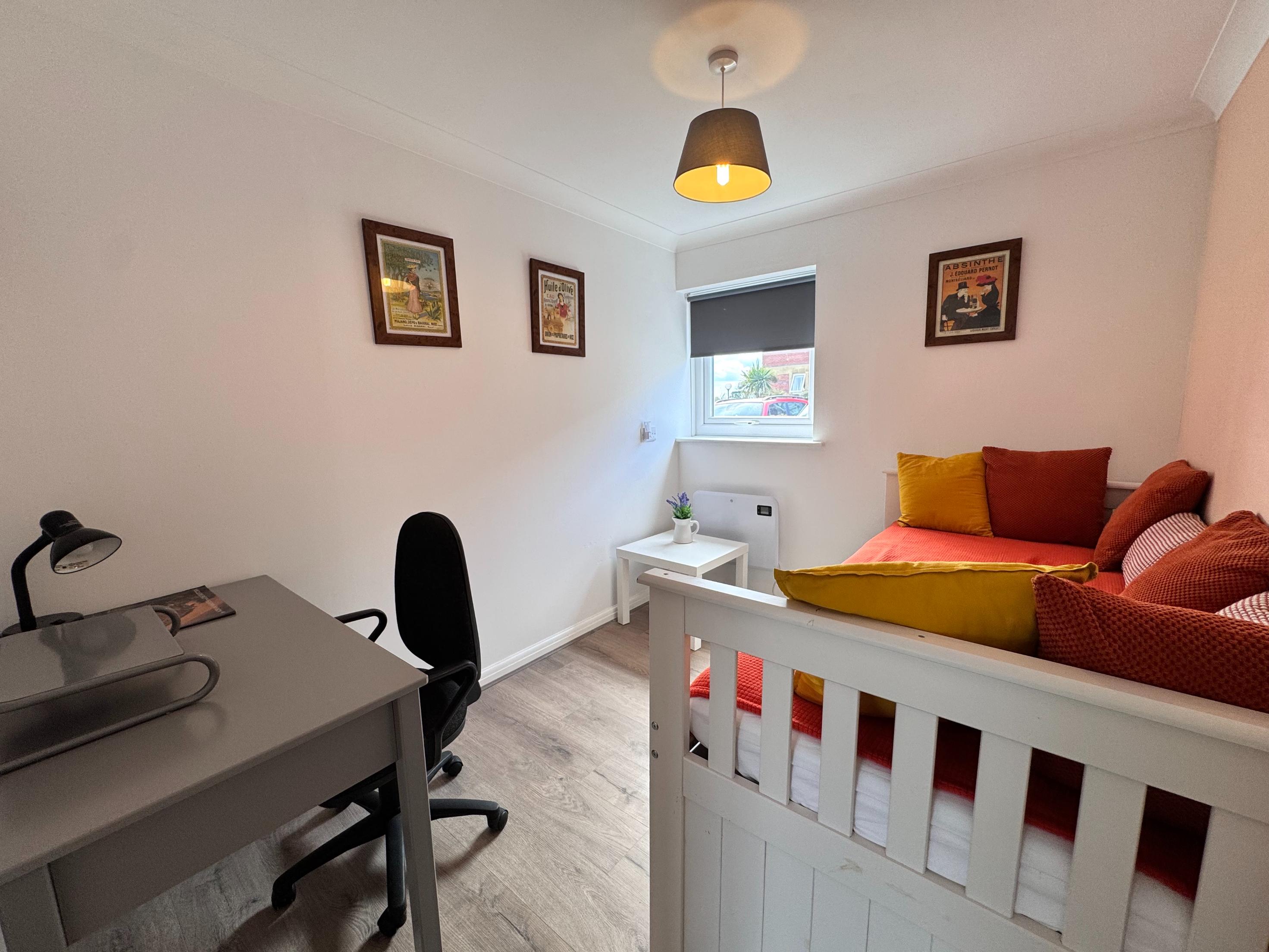 Mariner's Apartment - second room which can be used as a work space