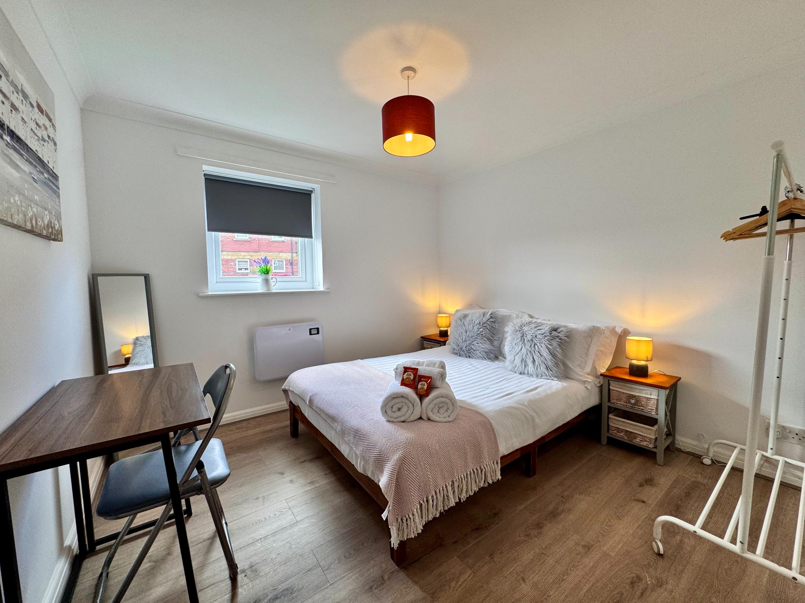 Mariner's Apartment - master bedroom with double bed