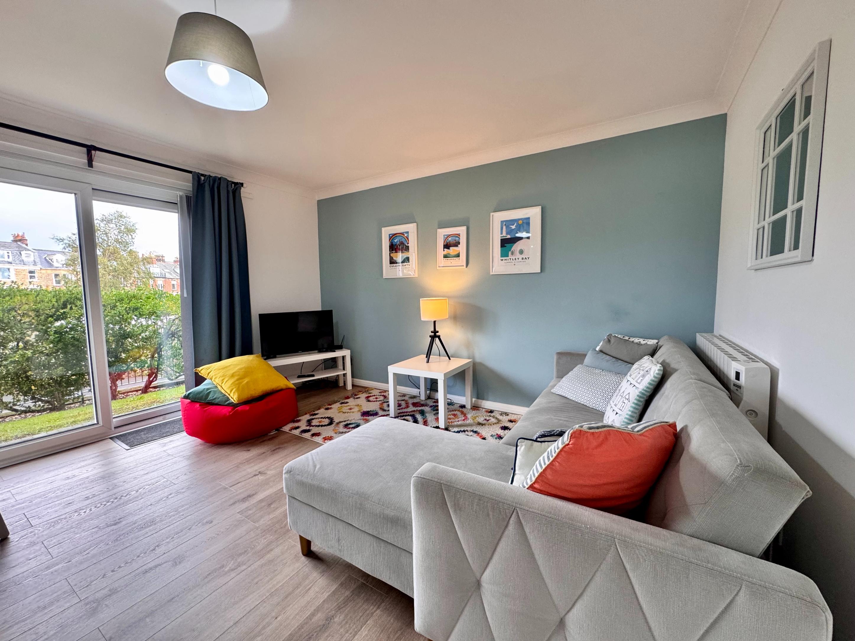 Mariner's Apartment - living room