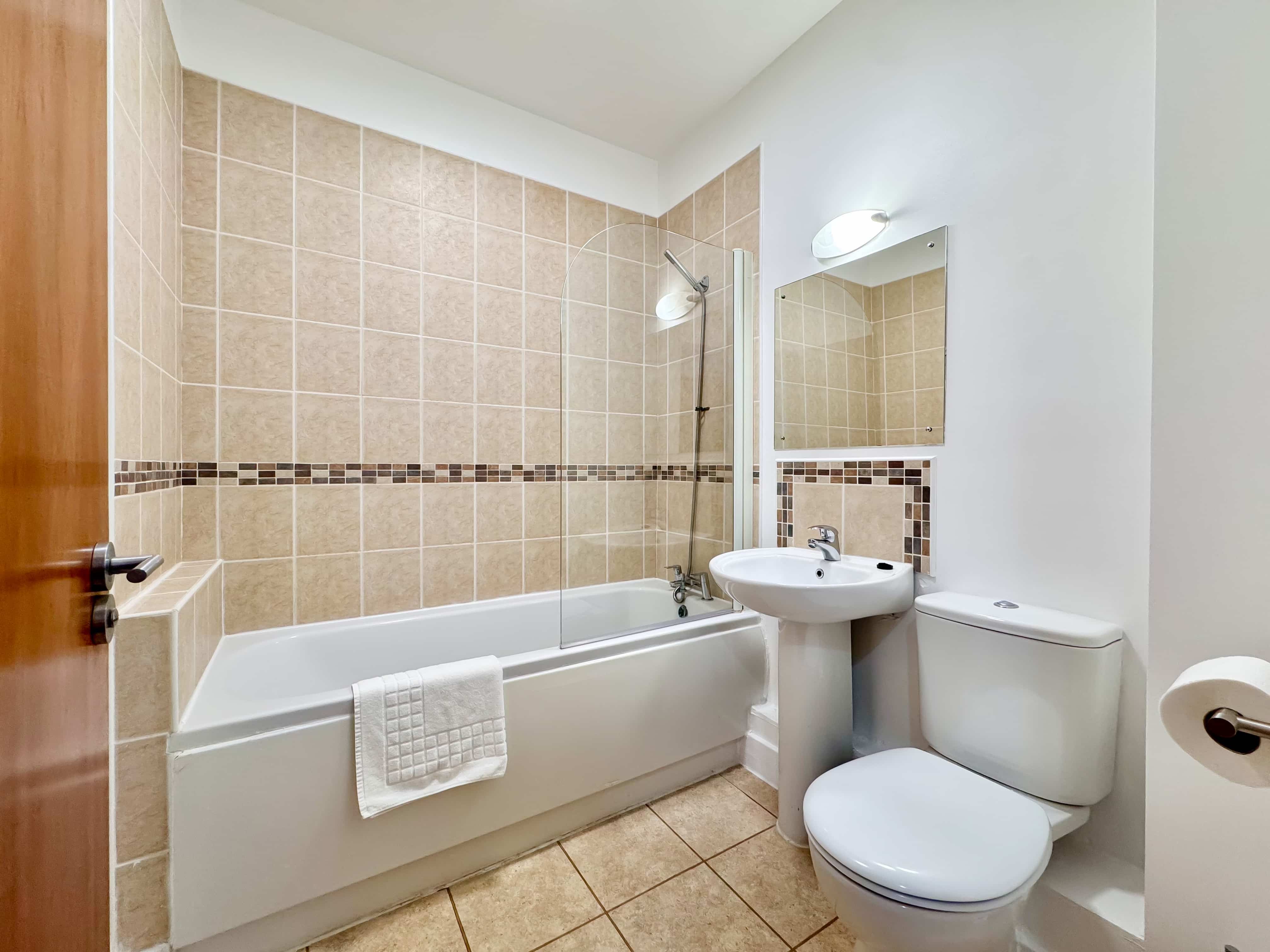 City View Apartment - bathroom